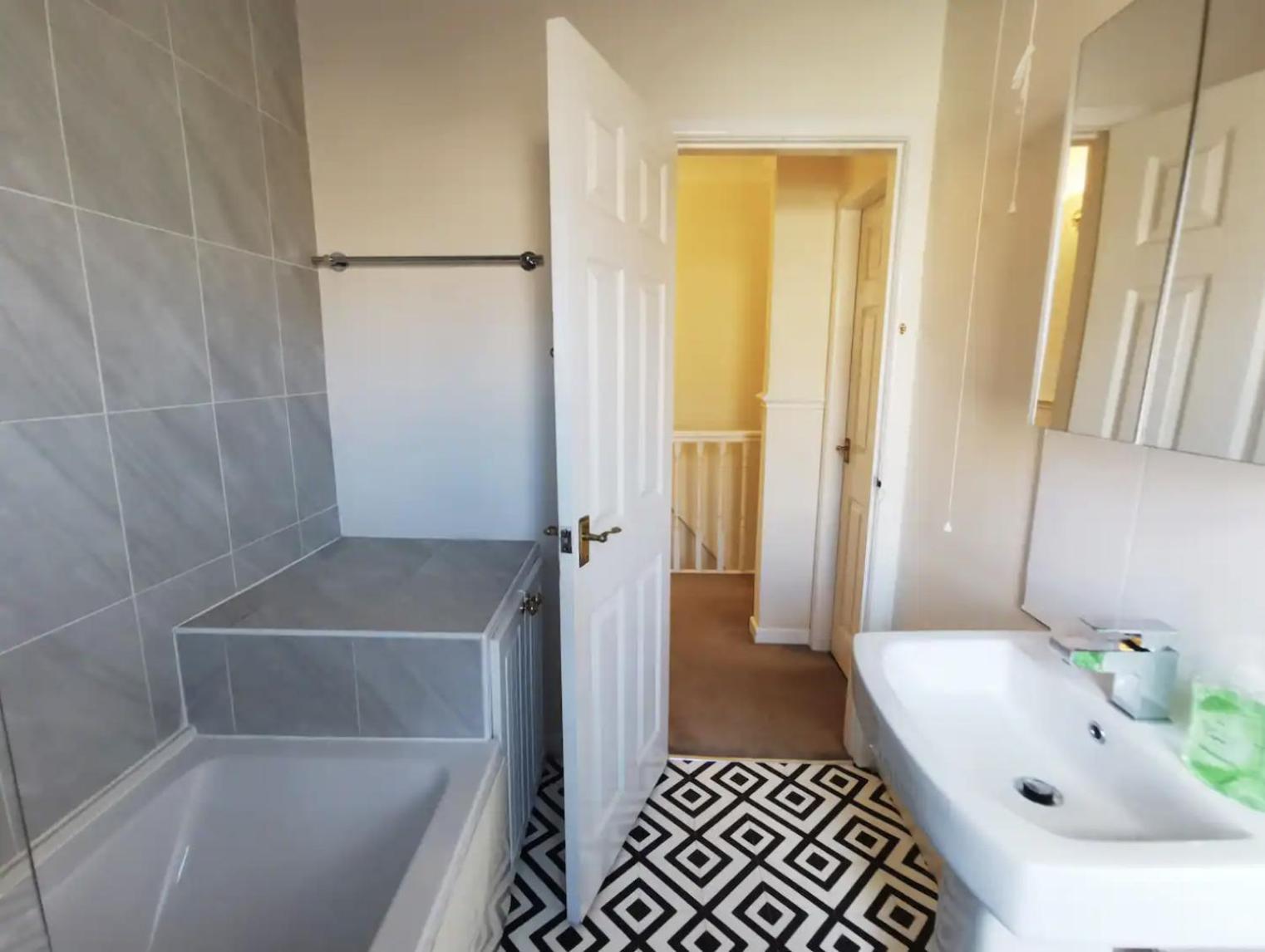 Summer Lane House-3 Bedrooms-Close To M1-Longer Stay-Free Parking Barnsley Buitenkant foto